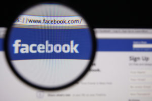 Facebook oferece cursos online para jornalistas